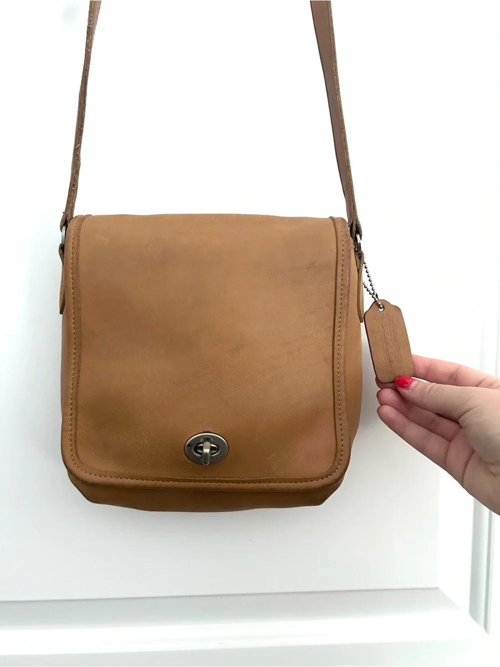 Vintage Coach Legacy Champion 9076 Turnlock Flap Crossbody bag